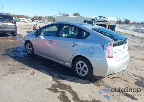 2015 Toyota Prius Four z USA, uszkodzony, nr VIN JTDKN3DU1F1933692